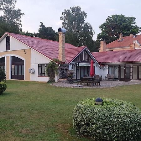 Villa Leonardo Ventspils Esterno foto