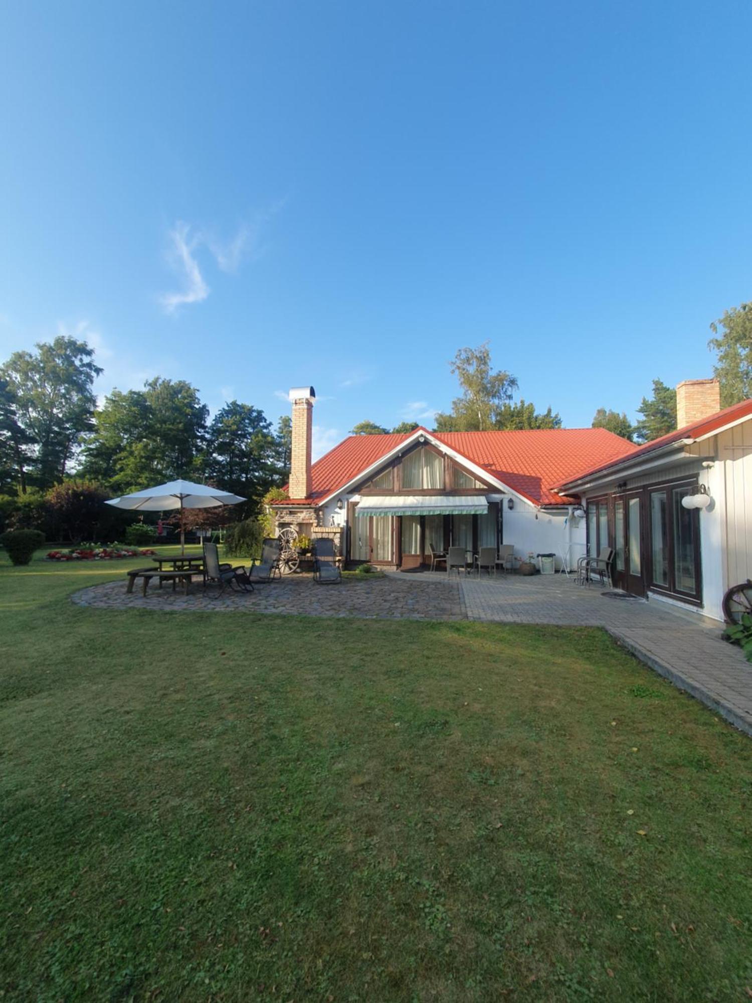 Villa Leonardo Ventspils Esterno foto