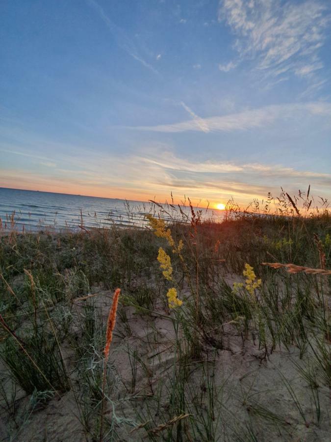 Villa Leonardo Ventspils Esterno foto